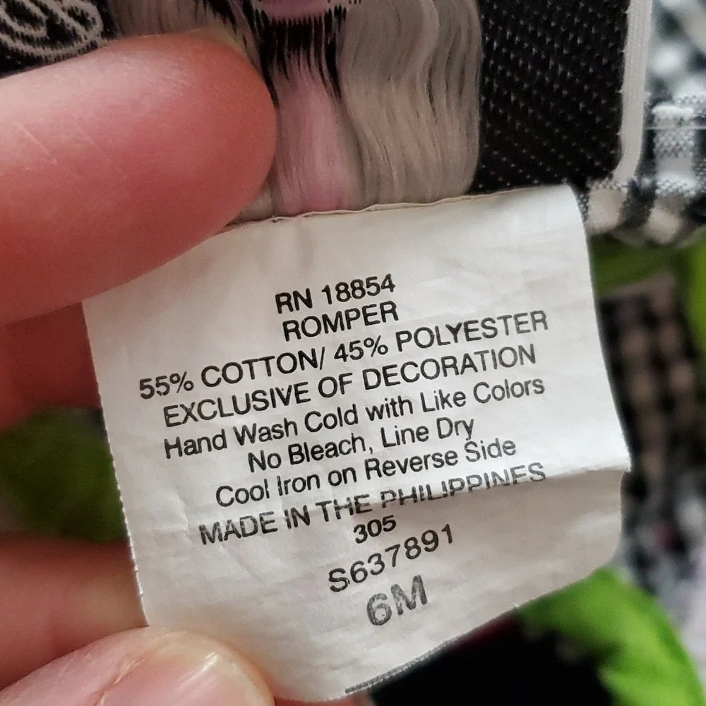 Rare Editions Girls Black Seersucker Gingham Strawberry Romper Size 6M‎